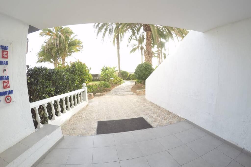 Studio Apartment La Lajilla Located At Beachfront Arguineguin Экстерьер фото