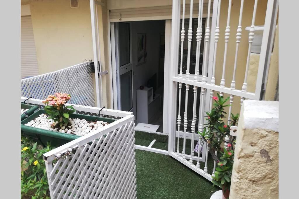 Studio Apartment La Lajilla Located At Beachfront Arguineguin Экстерьер фото